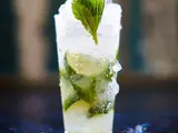 Mint and lime blender drink